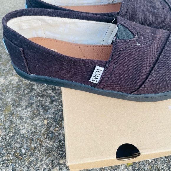 Toms Youth Canvas shoes size 1.5🎉HP🎊 - Picture 3 of 5